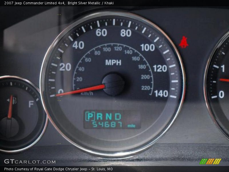 Bright Silver Metallic / Khaki 2007 Jeep Commander Limited 4x4