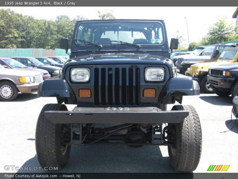 Black / Gray 1995 Jeep Wrangler S 4x4