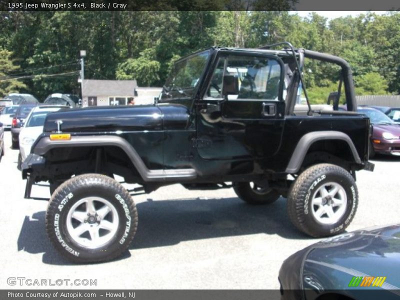 Black / Gray 1995 Jeep Wrangler S 4x4