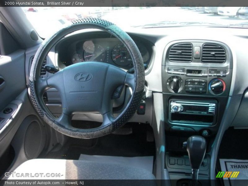 Brilliant Silver / Gray 2000 Hyundai Sonata