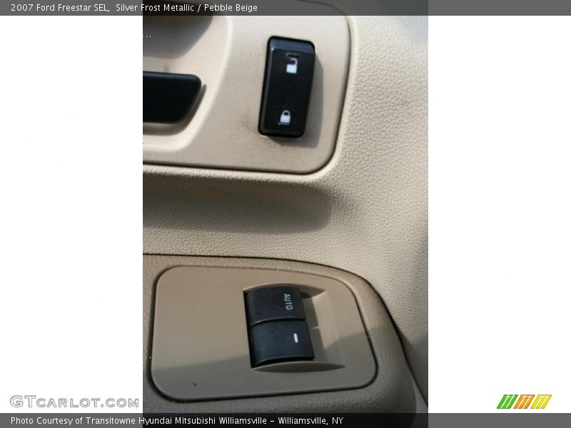 Silver Frost Metallic / Pebble Beige 2007 Ford Freestar SEL
