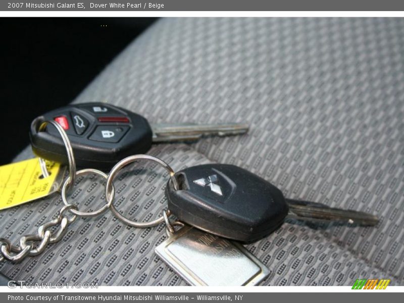 Dover White Pearl / Beige 2007 Mitsubishi Galant ES