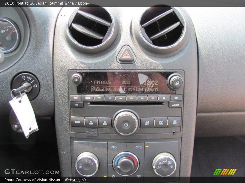 Summit White / Ebony 2010 Pontiac G6 Sedan