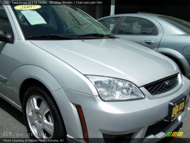 CD Silver Metallic / Charcoal/Light Flint 2007 Ford Focus ZX4 SE Sedan