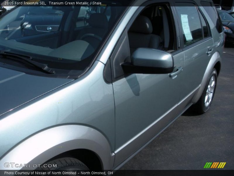 Titanium Green Metallic / Shale 2005 Ford Freestyle SEL