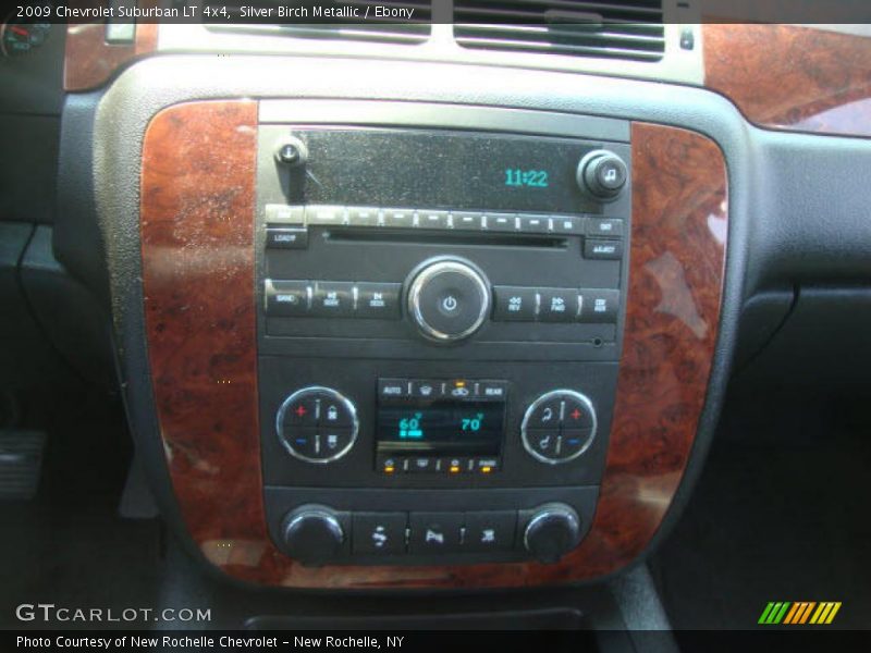 Silver Birch Metallic / Ebony 2009 Chevrolet Suburban LT 4x4
