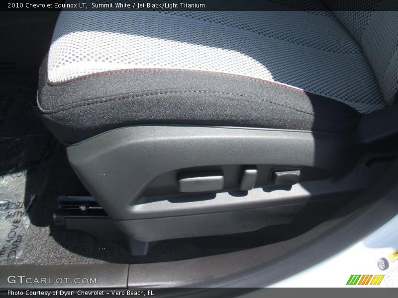 Summit White / Jet Black/Light Titanium 2010 Chevrolet Equinox LT