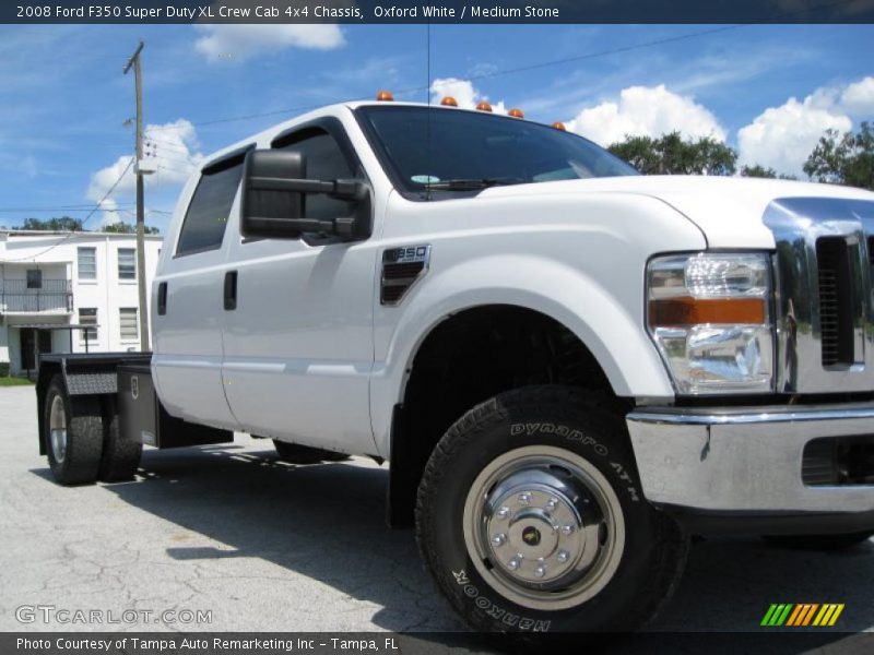 Oxford White / Medium Stone 2008 Ford F350 Super Duty XL Crew Cab 4x4 Chassis