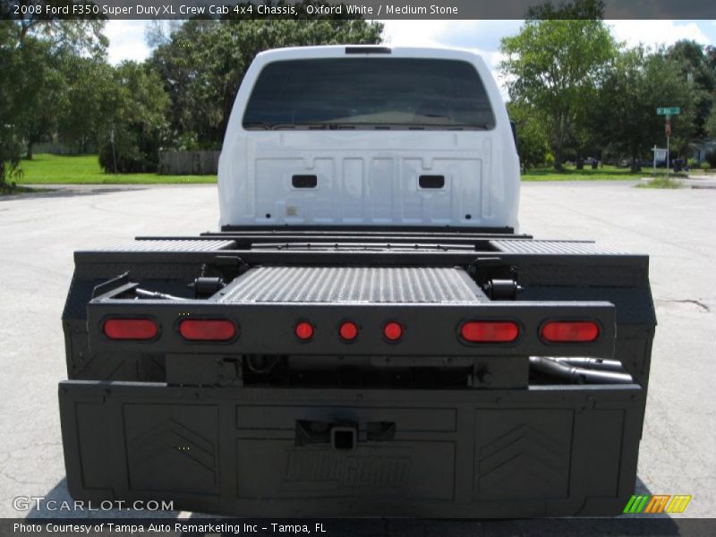 Oxford White / Medium Stone 2008 Ford F350 Super Duty XL Crew Cab 4x4 Chassis