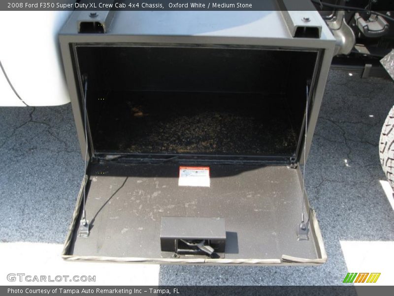 Oxford White / Medium Stone 2008 Ford F350 Super Duty XL Crew Cab 4x4 Chassis