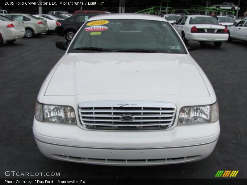 Vibrant White / Light Flint 2005 Ford Crown Victoria LX