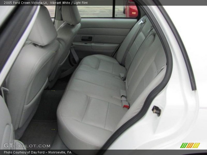 Vibrant White / Light Flint 2005 Ford Crown Victoria LX
