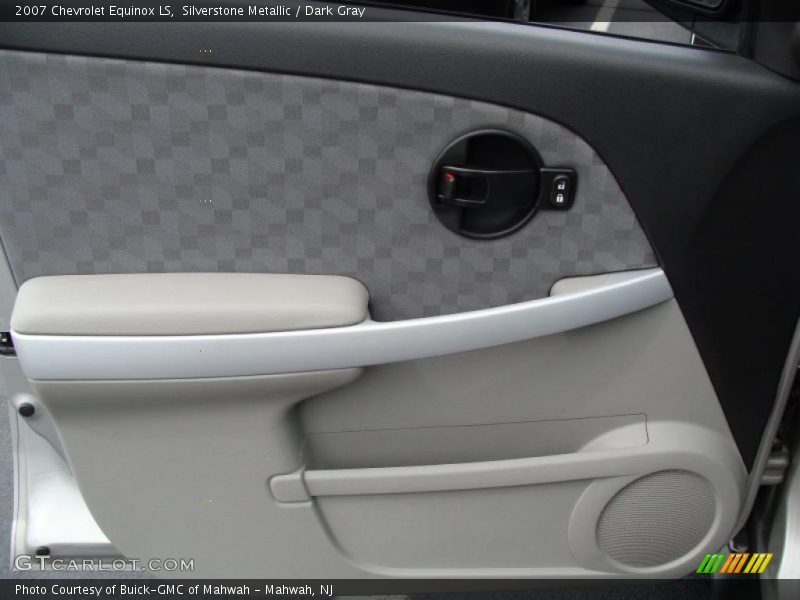 Silverstone Metallic / Dark Gray 2007 Chevrolet Equinox LS