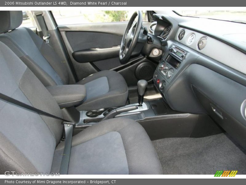 Diamond White Pearl / Charcoal 2006 Mitsubishi Outlander LS 4WD