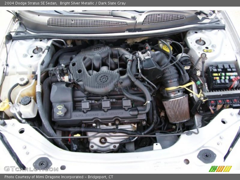Bright Silver Metallic / Dark Slate Gray 2004 Dodge Stratus SE Sedan