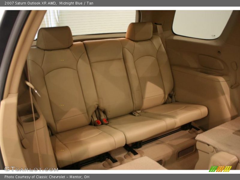 Midnight Blue / Tan 2007 Saturn Outlook XR AWD