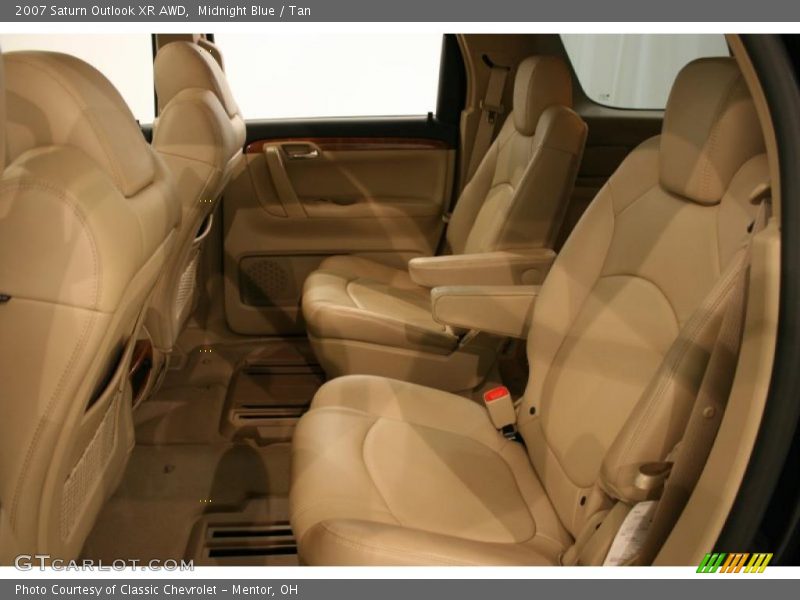 Midnight Blue / Tan 2007 Saturn Outlook XR AWD
