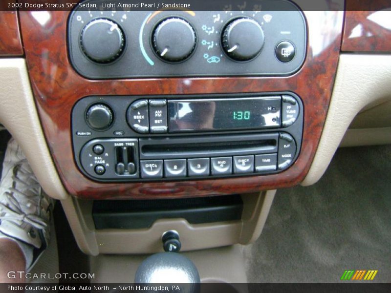 Light Almond Pearl / Sandstone 2002 Dodge Stratus SXT Sedan