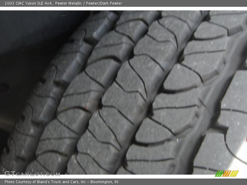 Pewter Metallic / Pewter/Dark Pewter 2003 GMC Yukon SLE 4x4