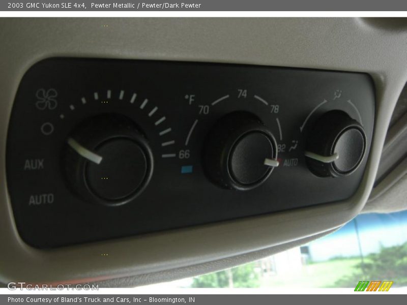 Pewter Metallic / Pewter/Dark Pewter 2003 GMC Yukon SLE 4x4