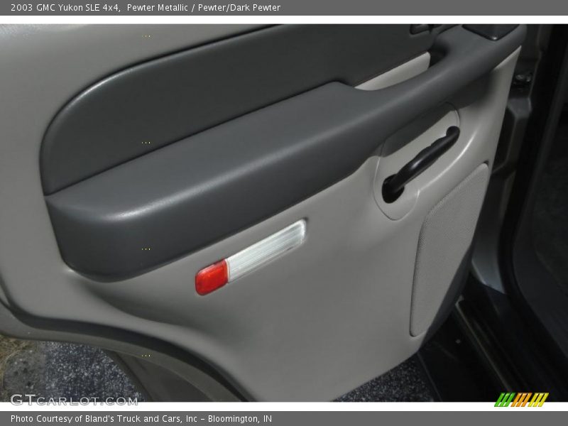 Pewter Metallic / Pewter/Dark Pewter 2003 GMC Yukon SLE 4x4