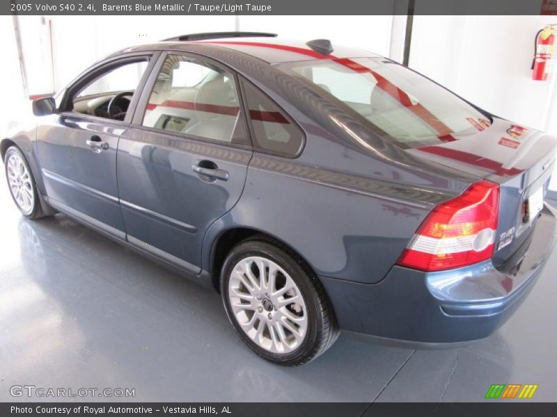 Barents Blue Metallic / Taupe/Light Taupe 2005 Volvo S40 2.4i
