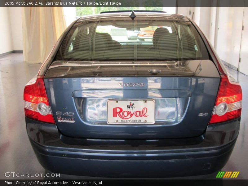 Barents Blue Metallic / Taupe/Light Taupe 2005 Volvo S40 2.4i