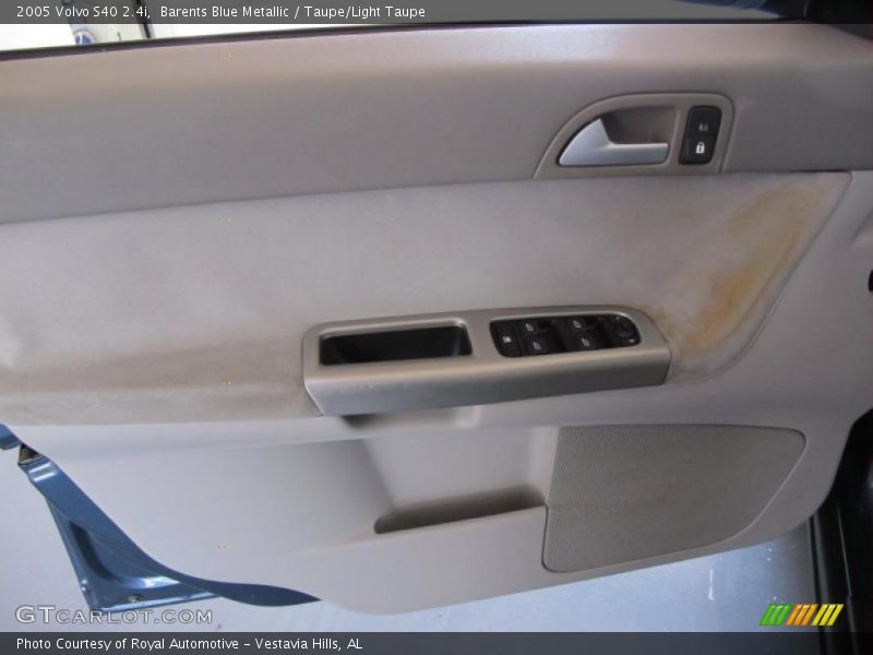 Barents Blue Metallic / Taupe/Light Taupe 2005 Volvo S40 2.4i