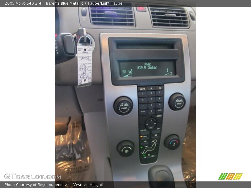 Barents Blue Metallic / Taupe/Light Taupe 2005 Volvo S40 2.4i