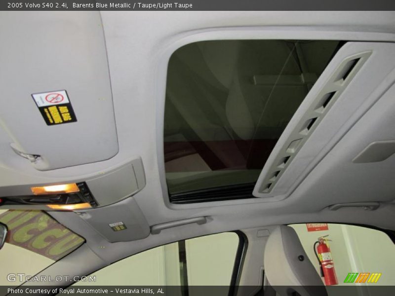 Barents Blue Metallic / Taupe/Light Taupe 2005 Volvo S40 2.4i