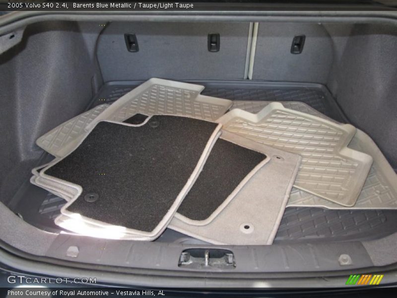 Barents Blue Metallic / Taupe/Light Taupe 2005 Volvo S40 2.4i