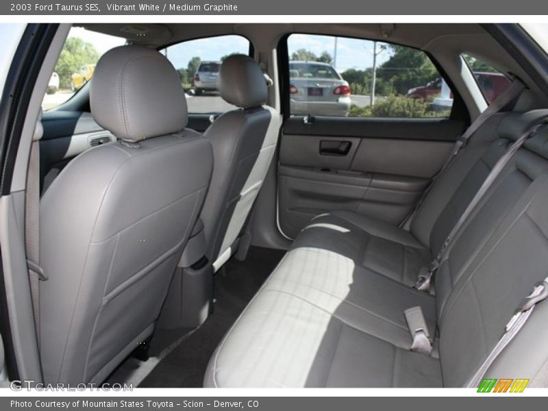 Vibrant White / Medium Graphite 2003 Ford Taurus SES