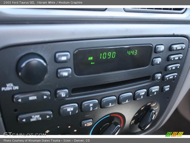 Vibrant White / Medium Graphite 2003 Ford Taurus SES