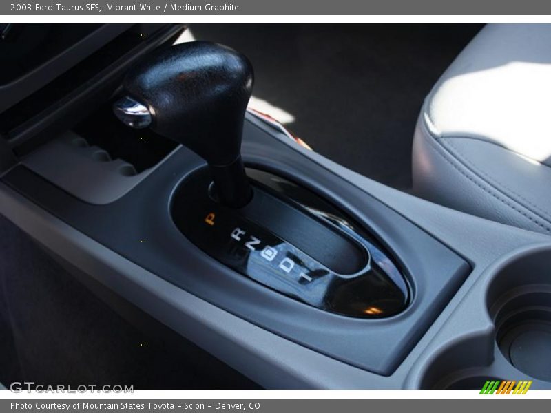 Vibrant White / Medium Graphite 2003 Ford Taurus SES