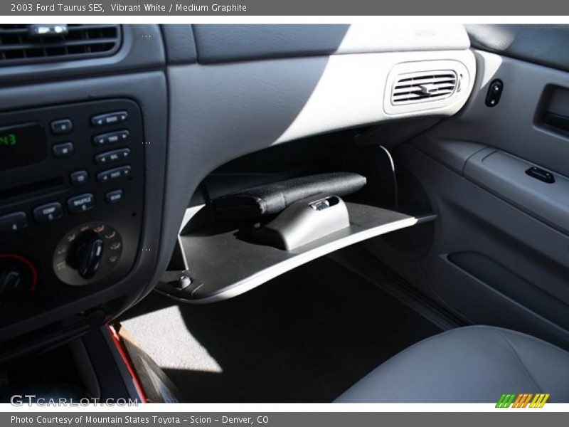 Vibrant White / Medium Graphite 2003 Ford Taurus SES