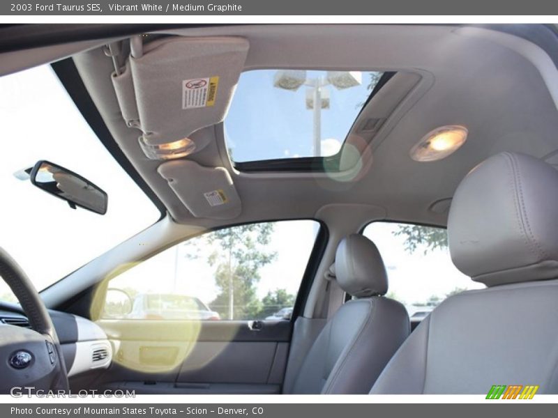 Vibrant White / Medium Graphite 2003 Ford Taurus SES