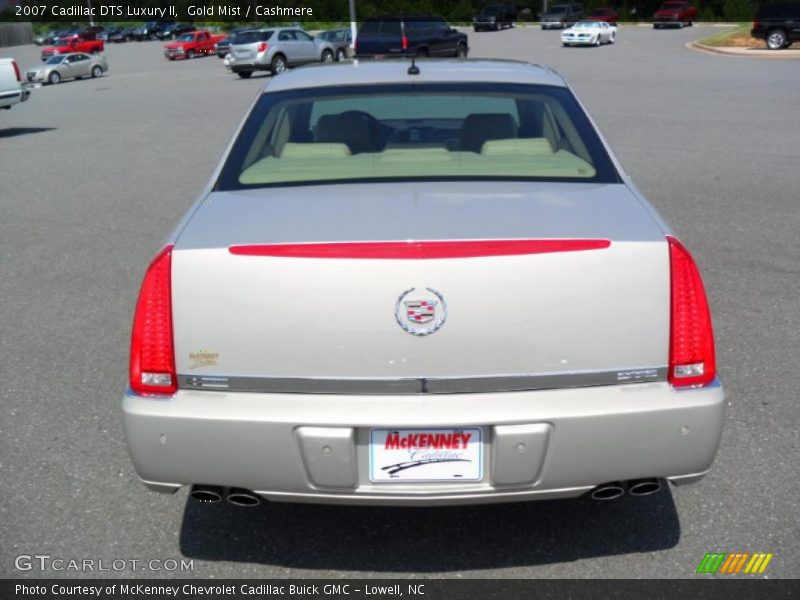 Gold Mist / Cashmere 2007 Cadillac DTS Luxury II