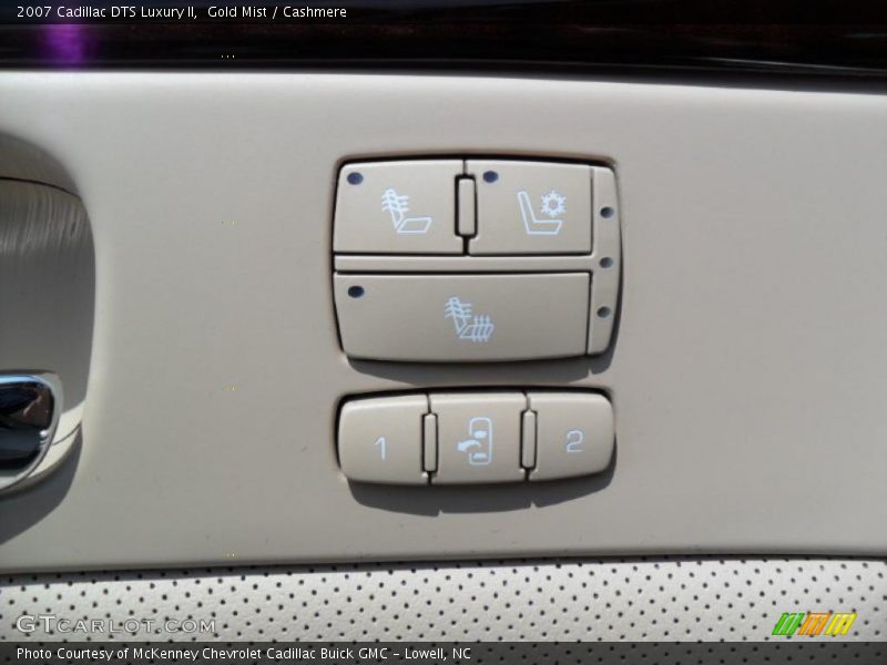 Gold Mist / Cashmere 2007 Cadillac DTS Luxury II