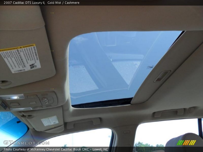 Gold Mist / Cashmere 2007 Cadillac DTS Luxury II