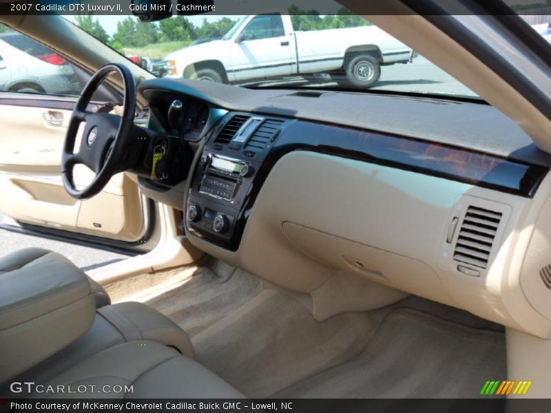 Gold Mist / Cashmere 2007 Cadillac DTS Luxury II