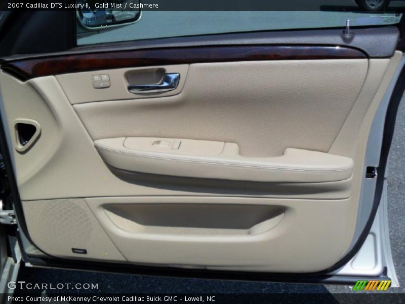 Gold Mist / Cashmere 2007 Cadillac DTS Luxury II
