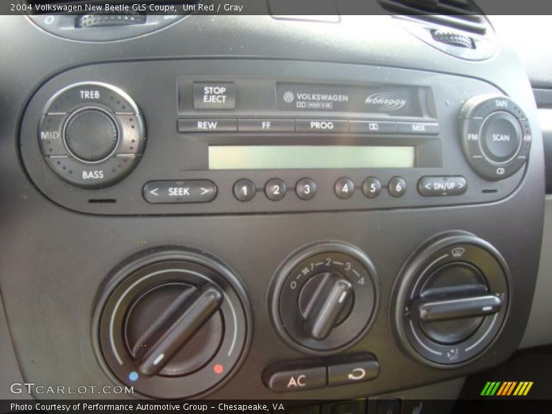 Uni Red / Gray 2004 Volkswagen New Beetle GLS Coupe