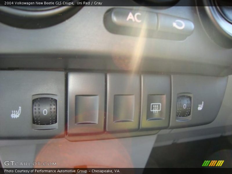 Uni Red / Gray 2004 Volkswagen New Beetle GLS Coupe