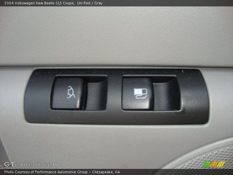 Uni Red / Gray 2004 Volkswagen New Beetle GLS Coupe