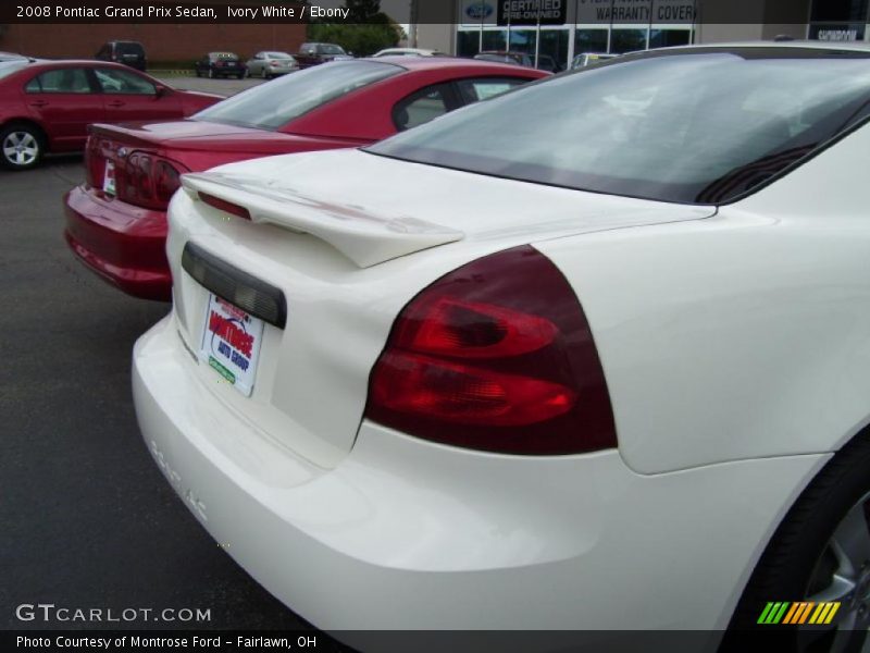 Ivory White / Ebony 2008 Pontiac Grand Prix Sedan