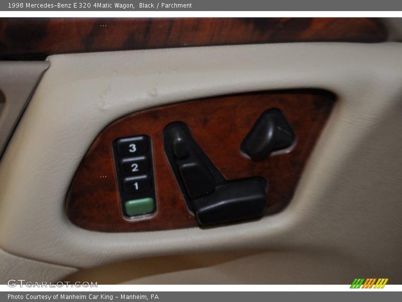 Black / Parchment 1998 Mercedes-Benz E 320 4Matic Wagon