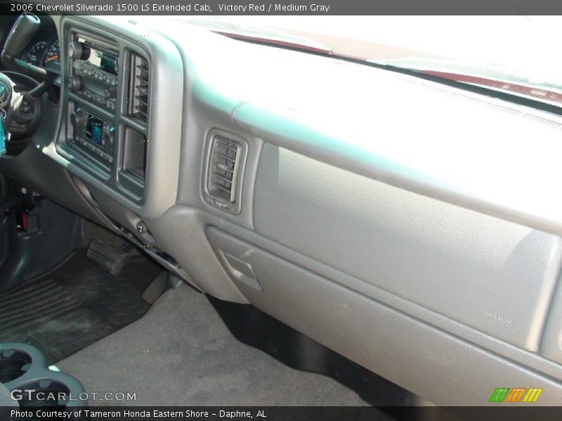 Victory Red / Medium Gray 2006 Chevrolet Silverado 1500 LS Extended Cab