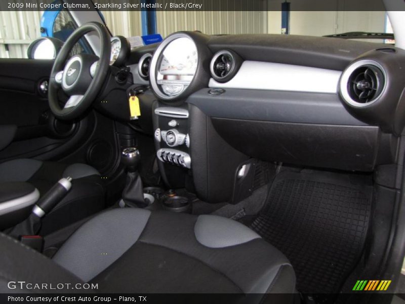 Sparkling Silver Metallic / Black/Grey 2009 Mini Cooper Clubman
