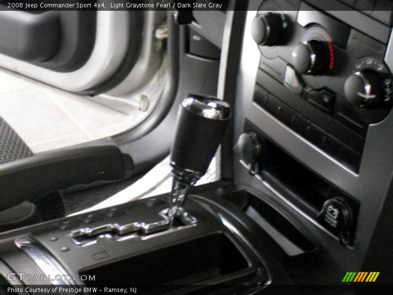 Light Graystone Pearl / Dark Slate Gray 2008 Jeep Commander Sport 4x4