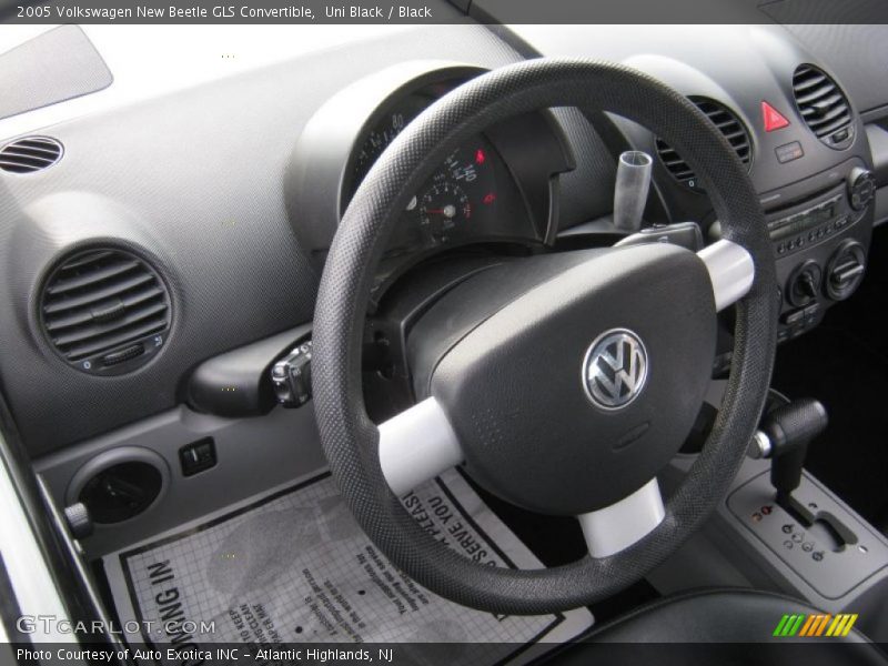 Uni Black / Black 2005 Volkswagen New Beetle GLS Convertible